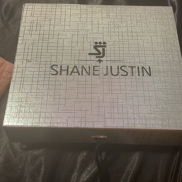 Shane Justin - Picture 2 of 5